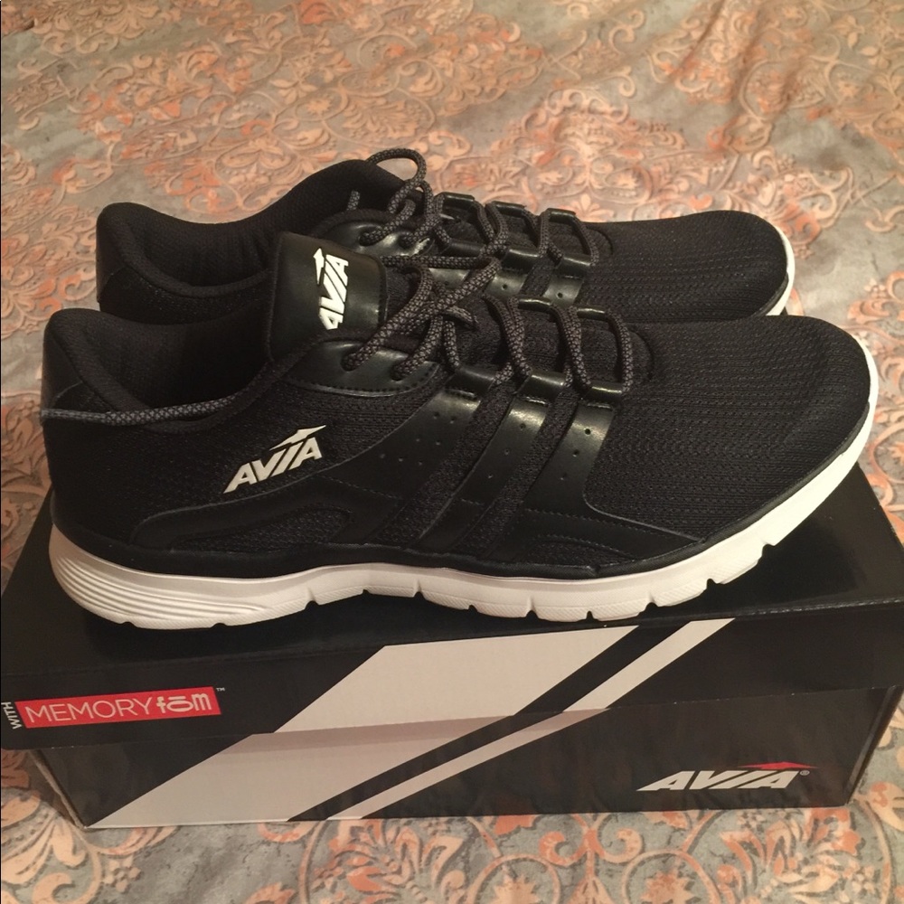 Men shoes, brand new.